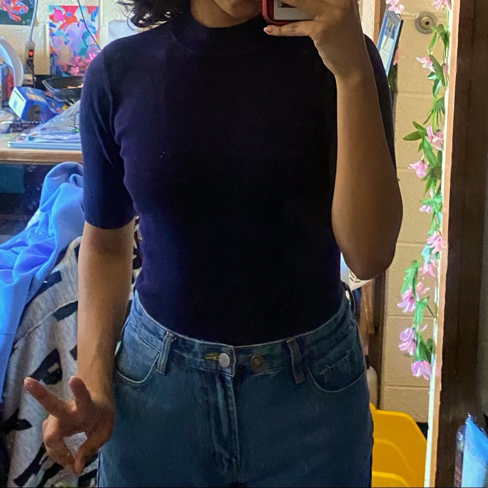 Plain navy tee